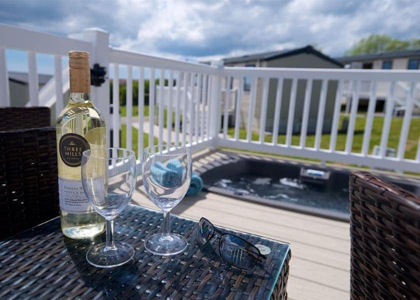 Our Goldfinch 1- Sleeps 2 Persons- Private Hot Tub-Pet Friendly-Tranquil Holiday Away From It All Yet Not Far From St Austell- The Holiday Home Has One Bedroom, Living And Dining Area, Equipped Kitchen-Decking-Outdoor Furniture-Fishing Lakes And More Grampound Eksteriør bilde